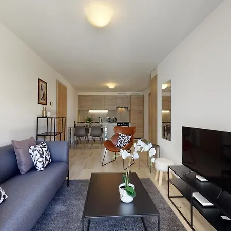 Furnished Apartment #111 - Swiss Resort Aigle Apartamento *